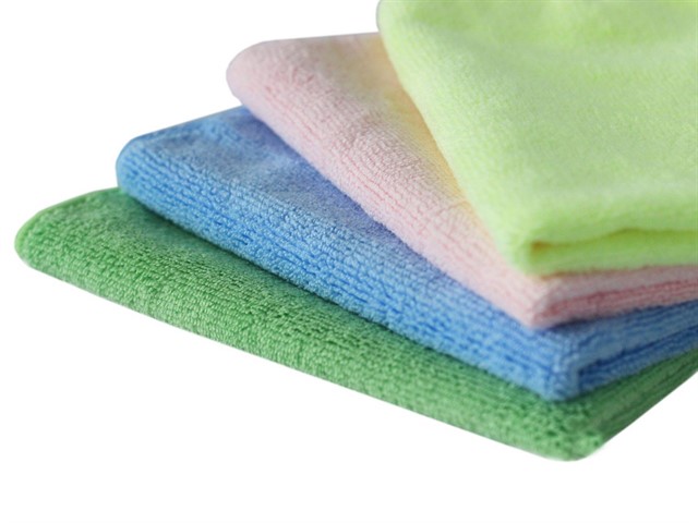 Evde Temiz Hava İçin Mikrofiber Bez Kullanımı