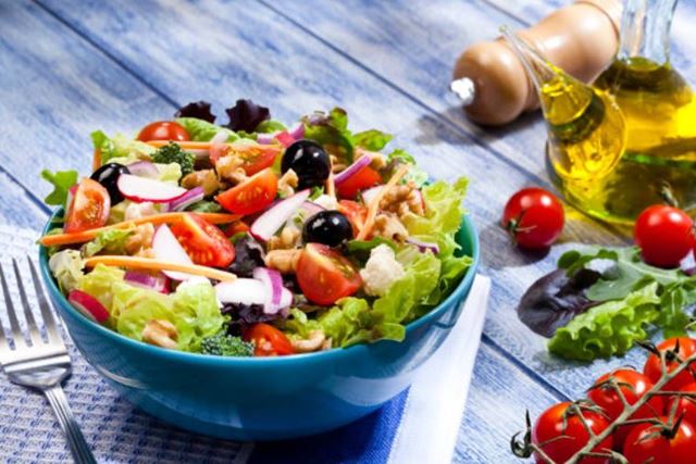 sagligagel-diyet-salata-enfes-diyet-salatalar11