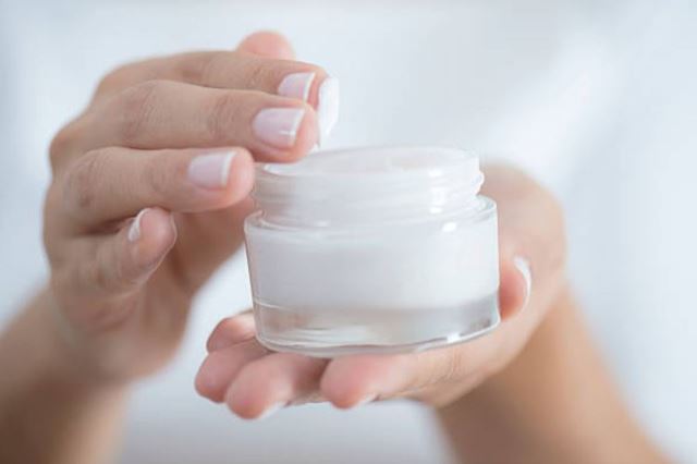 sagligagel-loreal-paris-uc-etkili-nemlendirici-jel-krem-kullananlar1
