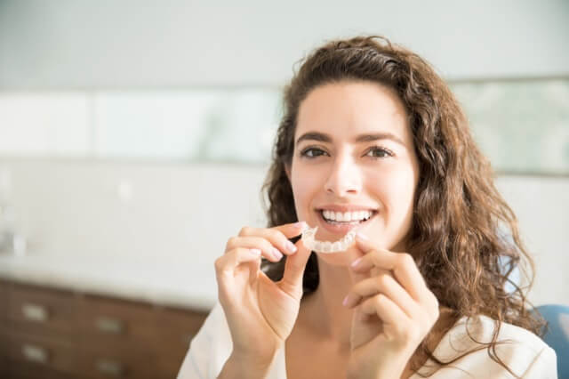 sagligagel-invisalign-tedavisi-nedir