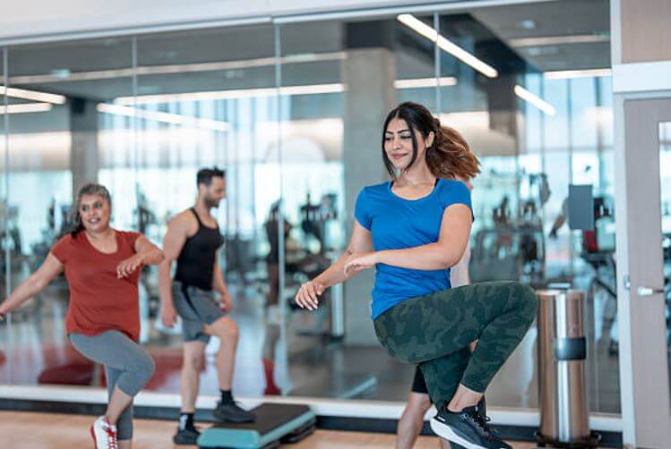 sagligagel-zumba-dansi-ile-zayiflama-kolay-mi
